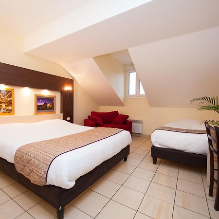 Logis Jum'Hotel Saints-Geosmes Екстериор снимка