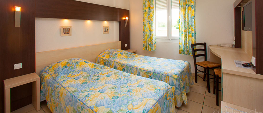 Logis Jum'Hotel Saints-Geosmes Екстериор снимка