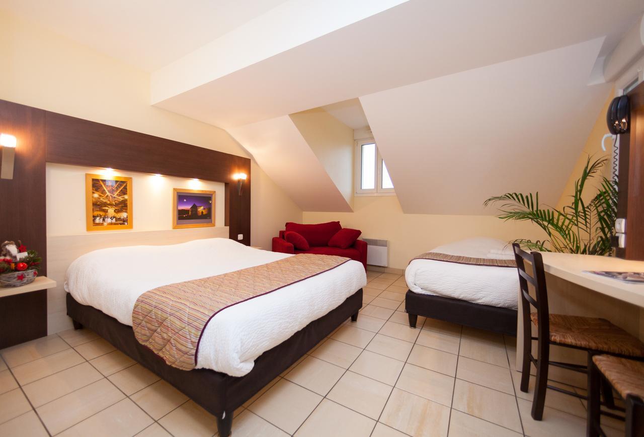 Logis Jum'Hotel Saints-Geosmes Екстериор снимка