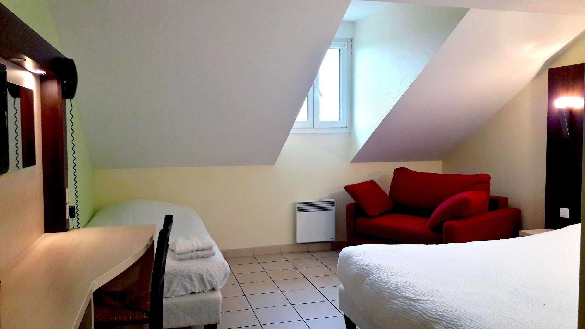 Logis Jum'Hotel Saints-Geosmes Екстериор снимка